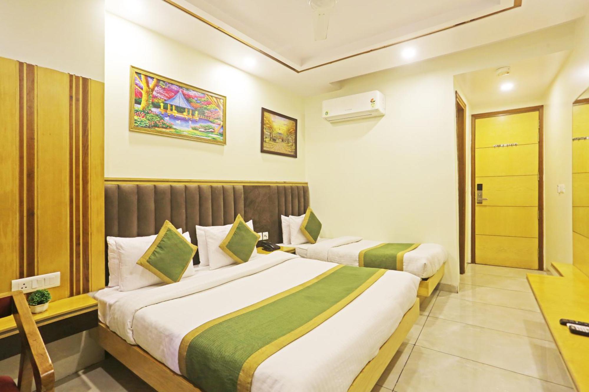 Hotel Aman Imperial Just A Minute Away From New Delhi Railway Station And Connaught Place エクステリア 写真