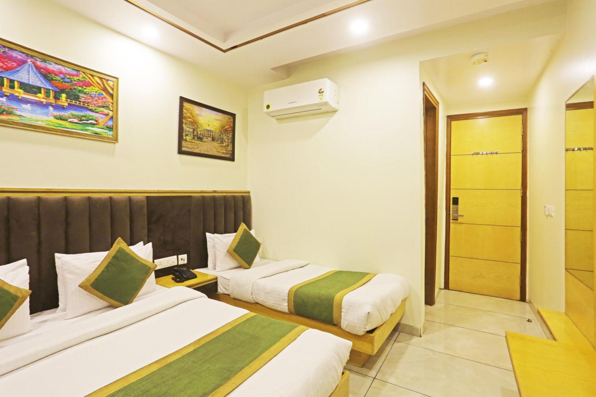 Hotel Aman Imperial Just A Minute Away From New Delhi Railway Station And Connaught Place エクステリア 写真