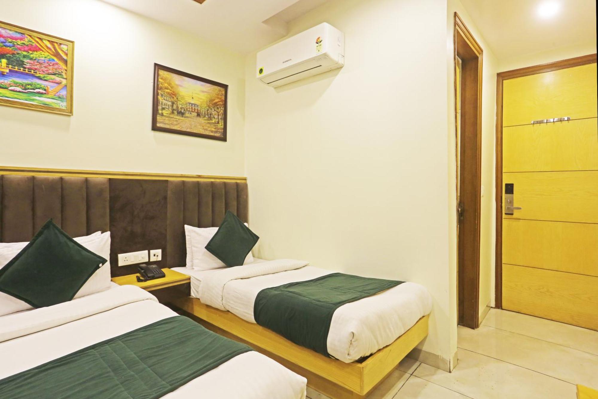 Hotel Aman Imperial Just A Minute Away From New Delhi Railway Station And Connaught Place エクステリア 写真