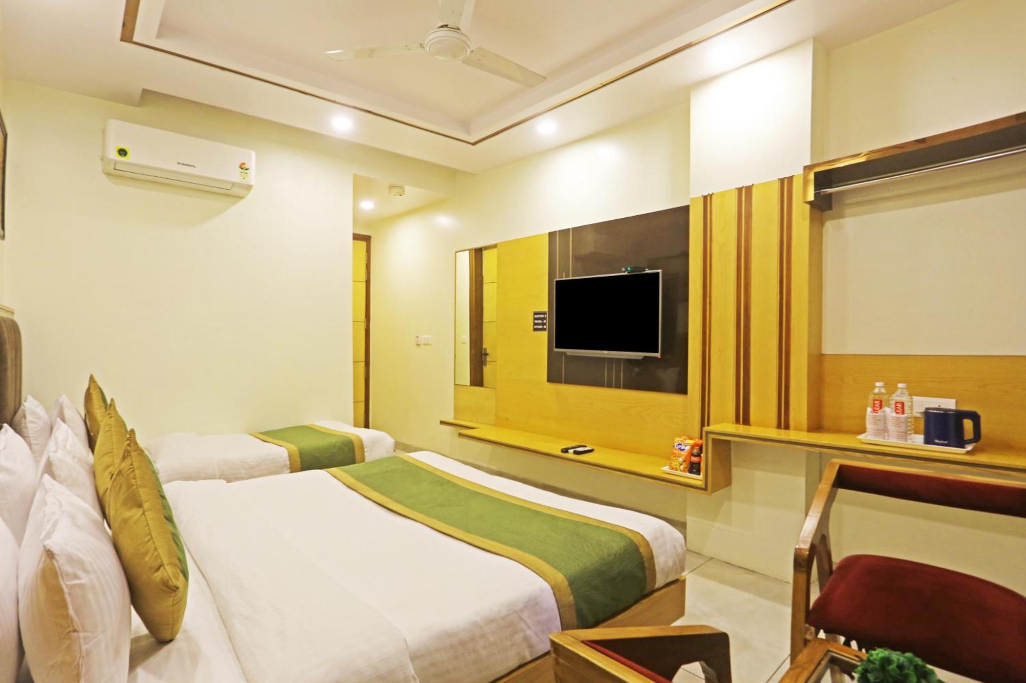 Hotel Aman Imperial Just A Minute Away From New Delhi Railway Station And Connaught Place エクステリア 写真