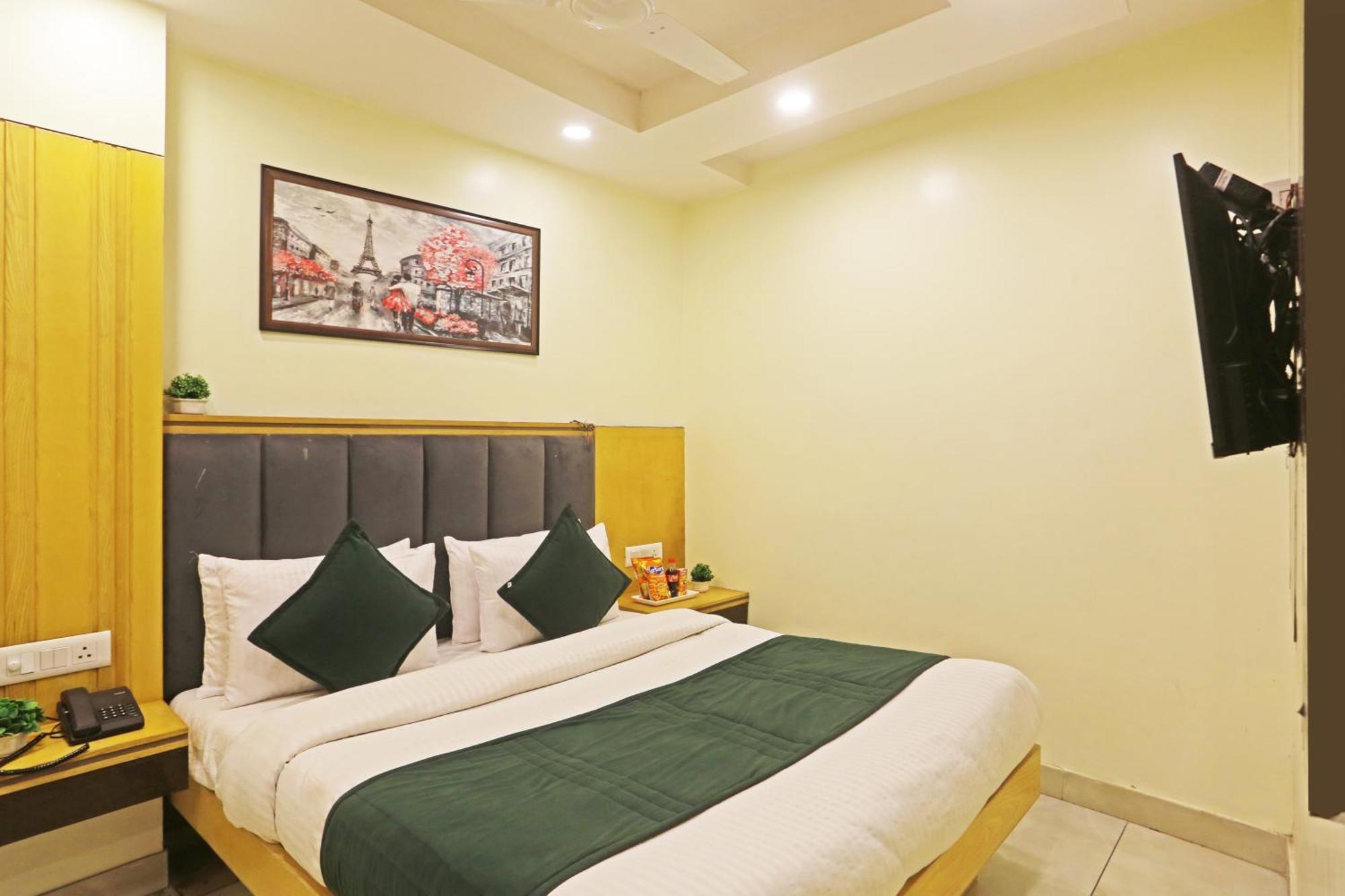Hotel Aman Imperial Just A Minute Away From New Delhi Railway Station And Connaught Place エクステリア 写真